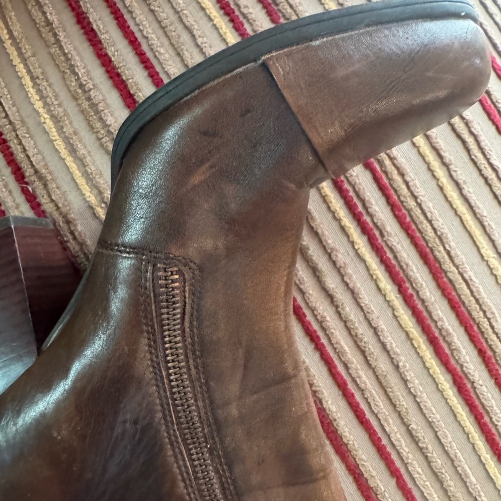 Born Brown Heeled Boots Classic Leather Design - Picture 5 of 9